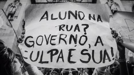 23-12-2015-clipe-estudantes