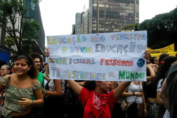 protesto-educacao-600x400