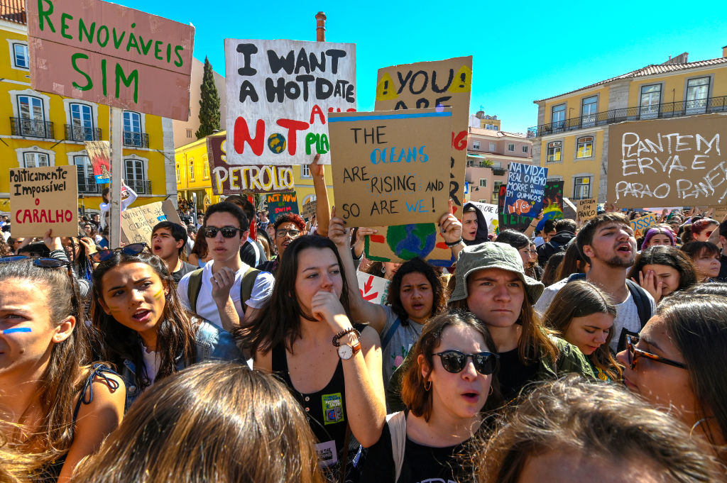 Portuguese Students Strike Against Climate Change