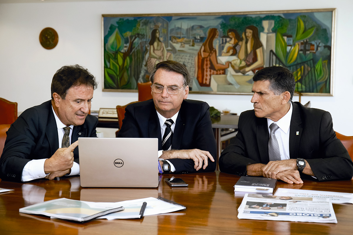 174_vultosdarepublica