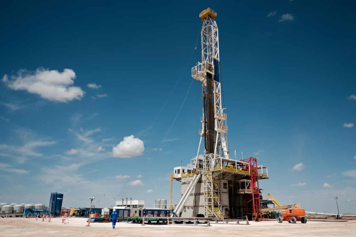 torre de petroleo